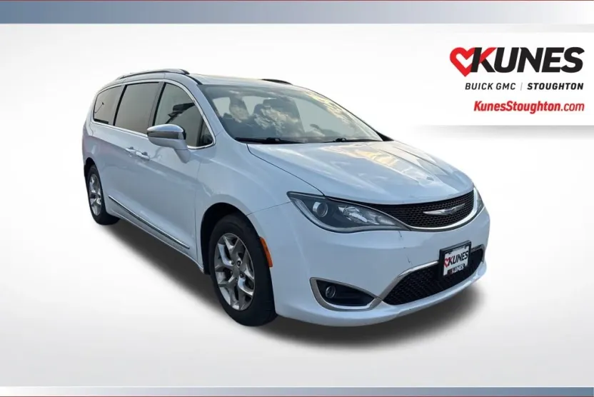 2018 Chrysler Pacifica Limited photo 1