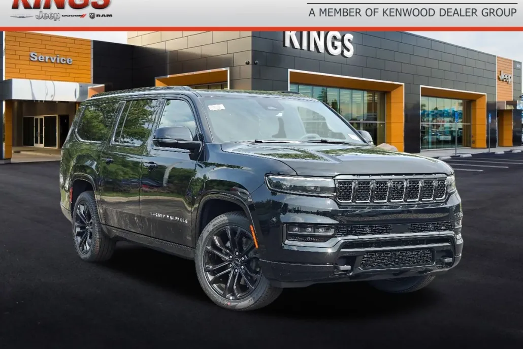 2024 Jeep Grand Wagoneer L II photo 1