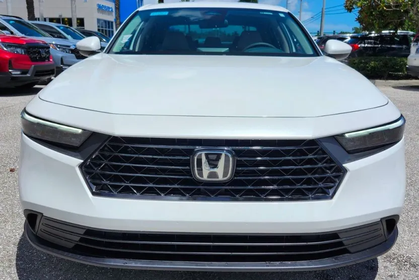 2025 Honda Accord LX photo 1