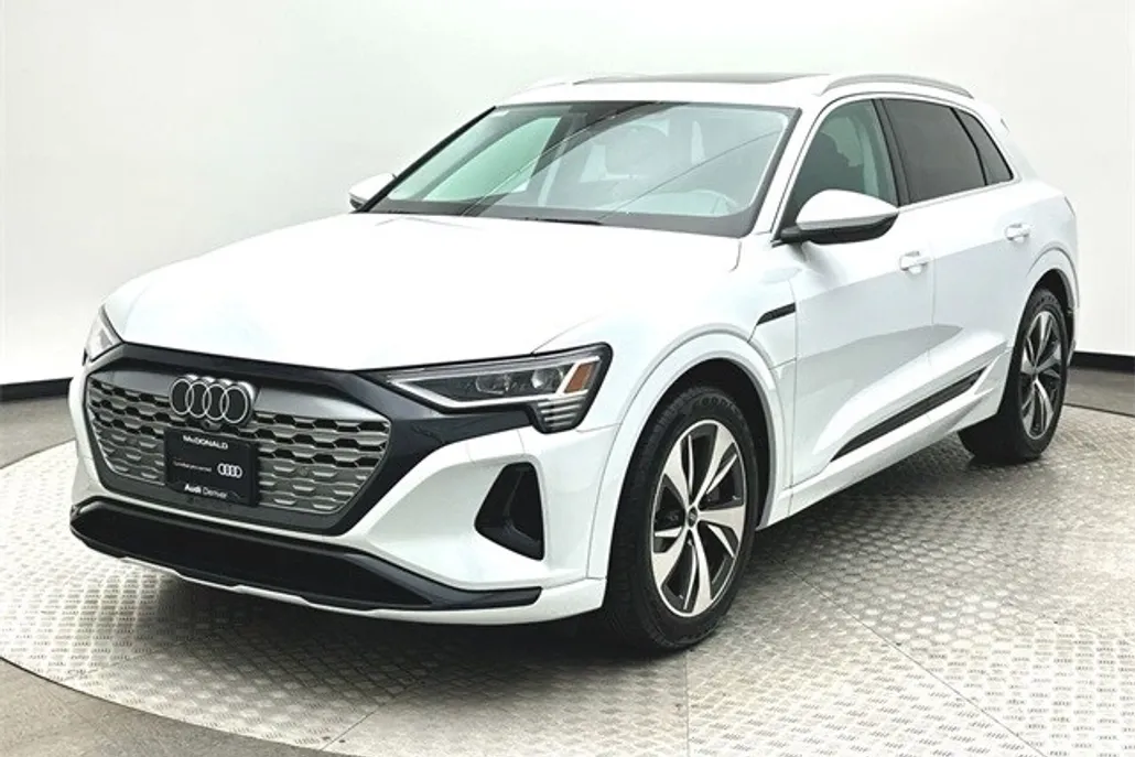 2024 Audi Q8 E-tron Premium photo 1
