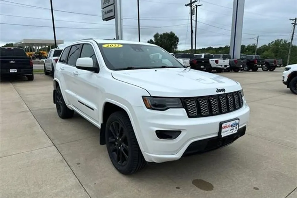 2022 Jeep Cherokee Laredo X photo 1