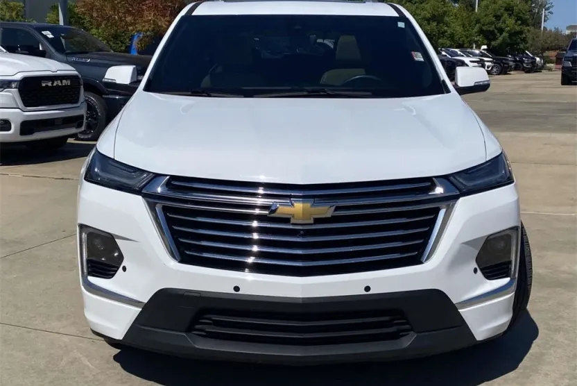 2023 Chevrolet Traverse Premier photo 1