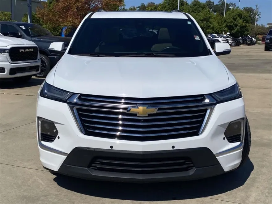 2023 Chevrolet Traverse Premier photo 1