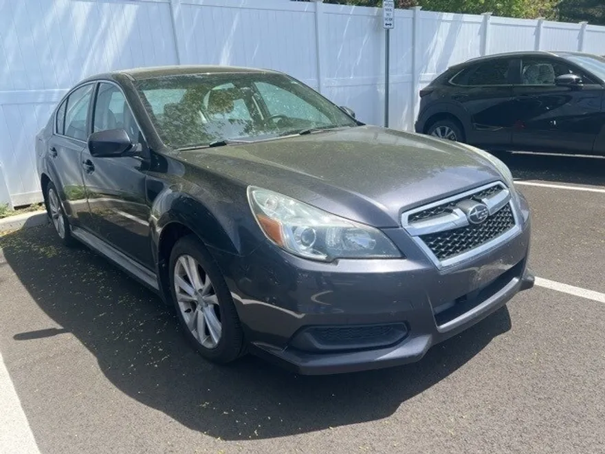 2013 Subaru Legacy 2.5i photo 1