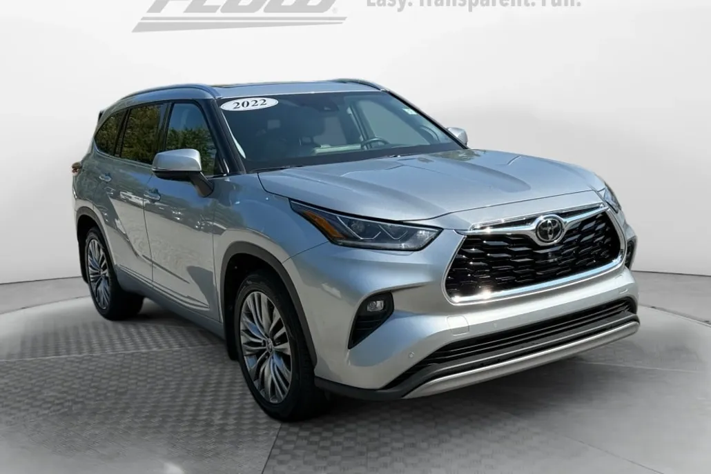 2022 Toyota Highlander Platinum photo 1
