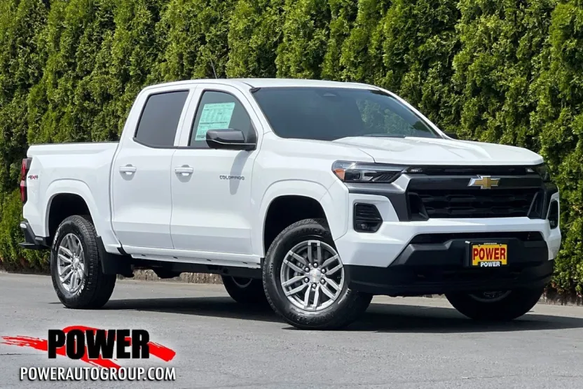 2025 Chevrolet Colorado Work Truck LT photo 1