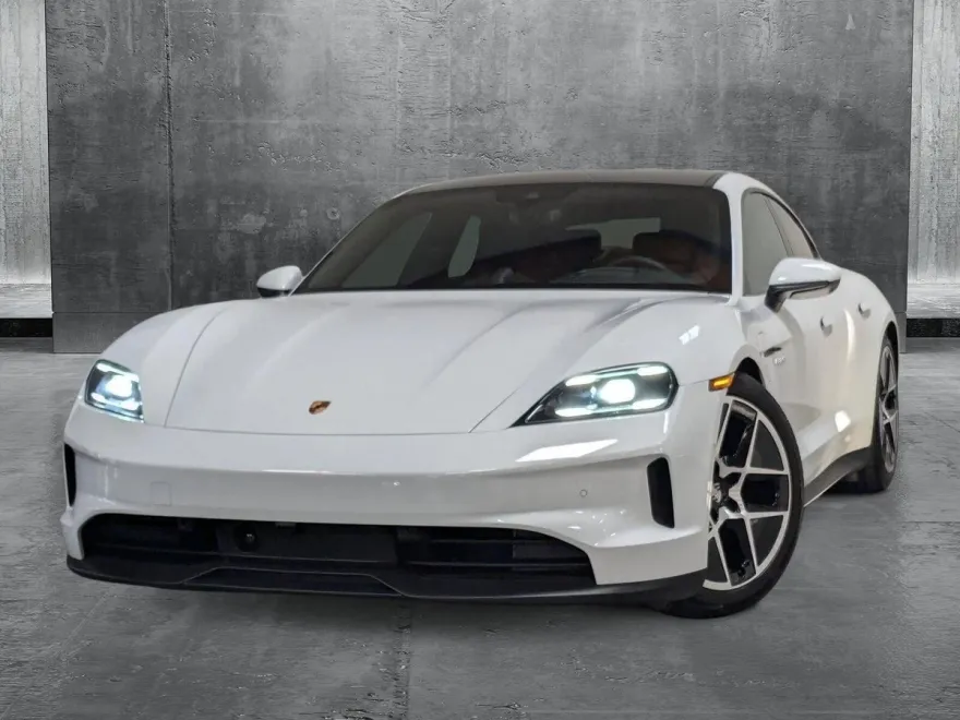 2025 Porsche Taycan photo 1