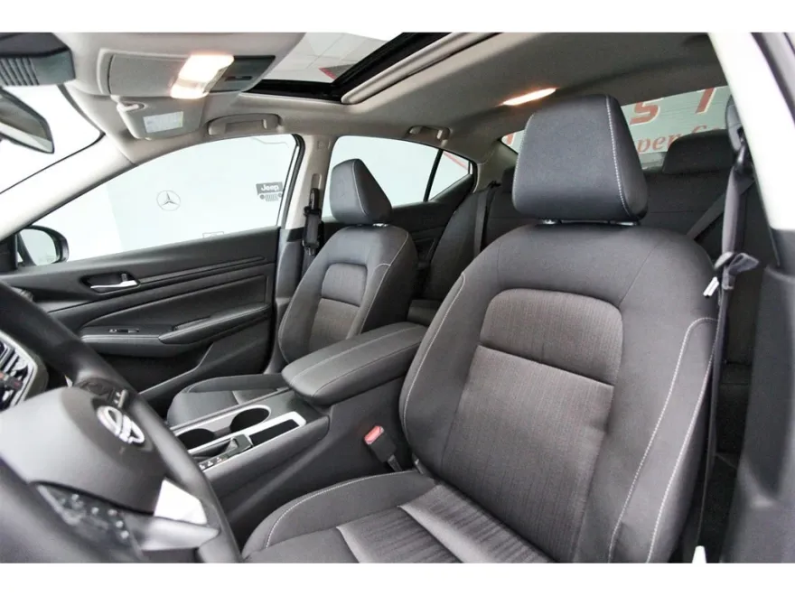 2025 Nissan Altima SV photo 1