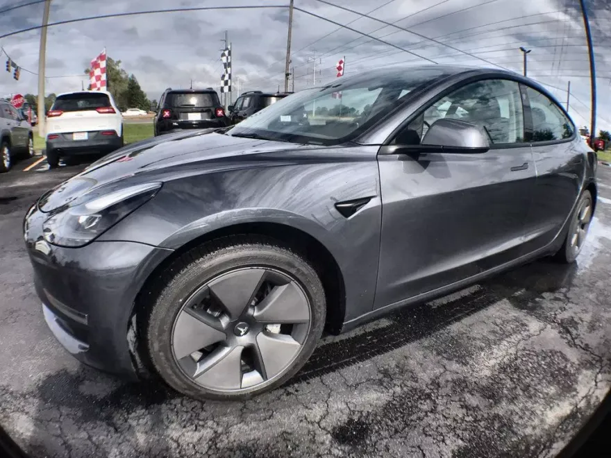 2023 Tesla Model 3 photo 1