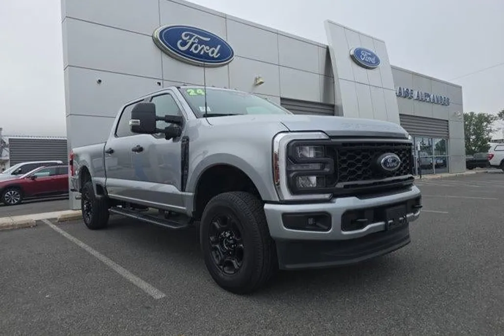 2024 Ford F-350 XL photo 1