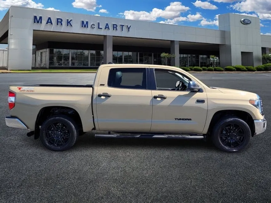 2020 Toyota Tundra SR5 CrewMax photo 1