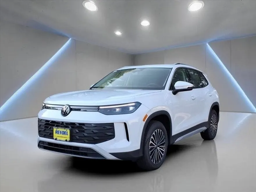 2025 Volkswagen Tiguan S photo 1