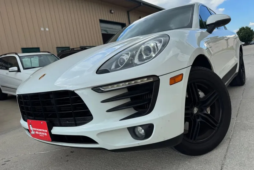 2015 Porsche Macan S photo 1