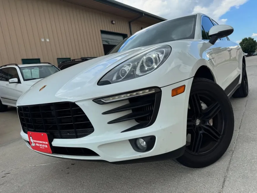 2015 Porsche Macan S photo 1