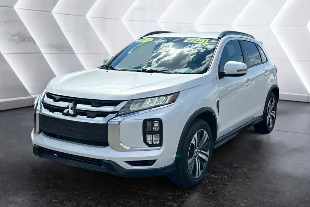 2024 Mitsubishi Outlander Sport SEL photo 1