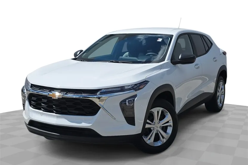 2025 Chevrolet Trax LS photo 1