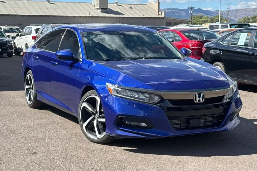2018 Honda Accord Sport 2.0T photo 1
