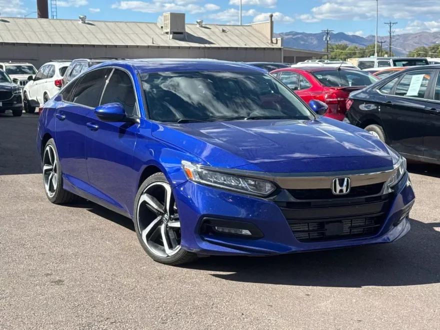 2018 Honda Accord Sport 2.0T photo 1