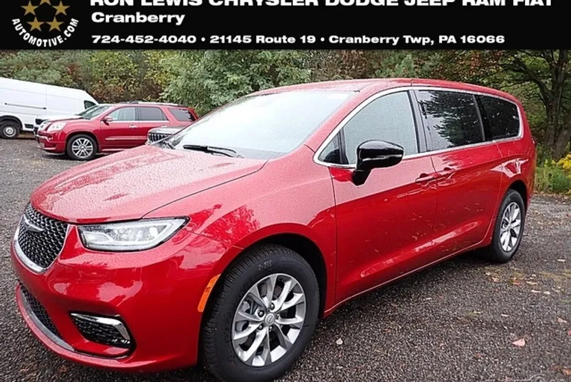 2026 Chrysler Pacifica photo 1