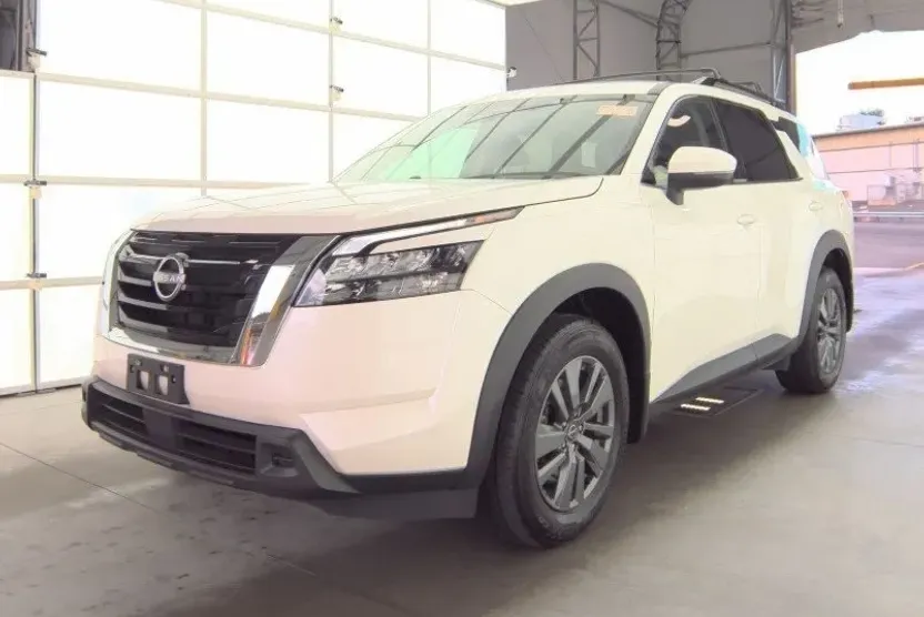 2024 Nissan Pathfinder SV photo 1