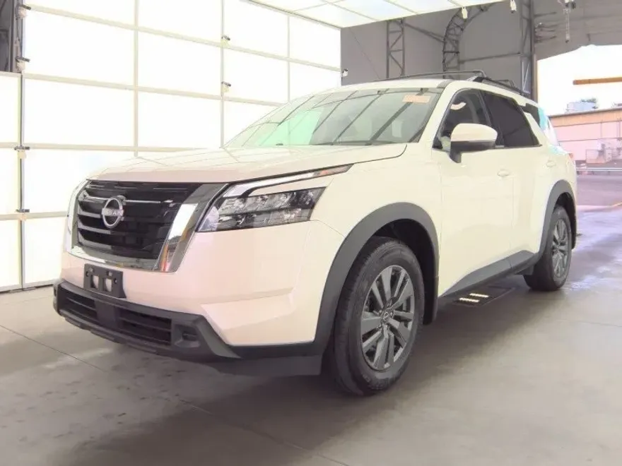 2024 Nissan Pathfinder SV photo 1