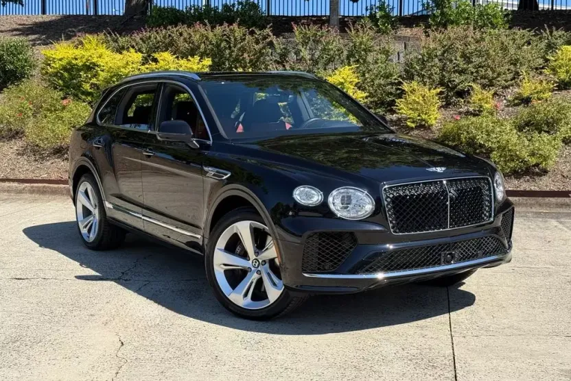 2024 Bentley Bentayga V8 photo 1