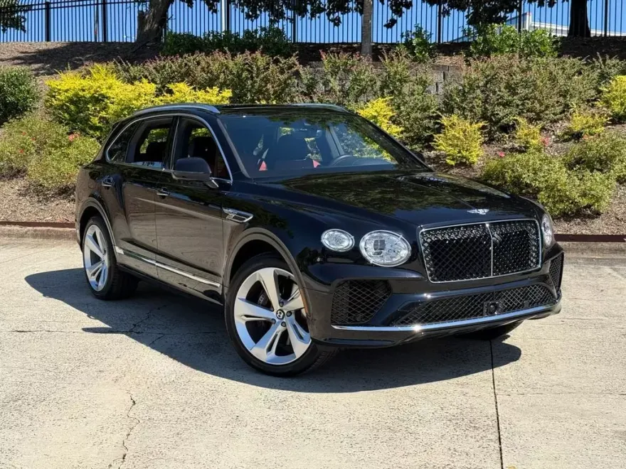 2024 Bentley Bentayga V8 photo 1