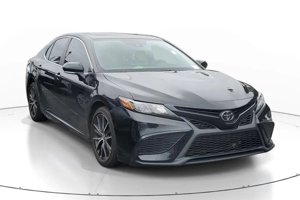 2024 Toyota Camry SE photo 1