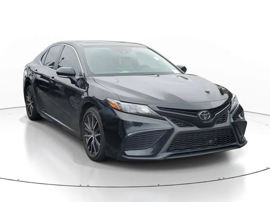 2024 Toyota Camry SE photo 1