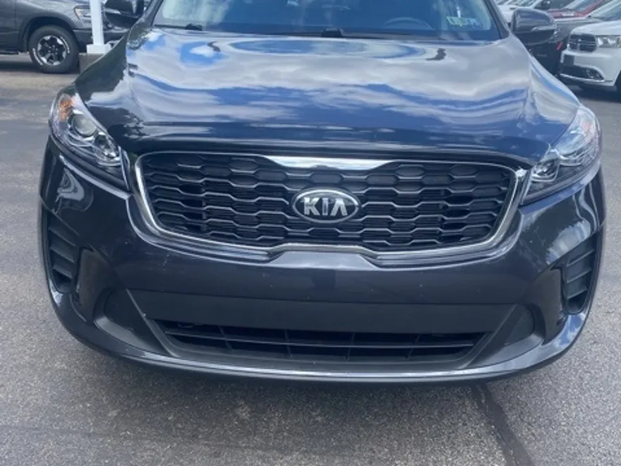 2019 Kia Sorento LX photo 1