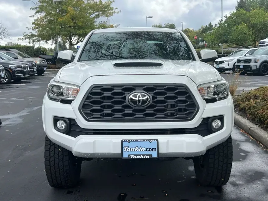 2020 Toyota Tacoma SR5 photo 1