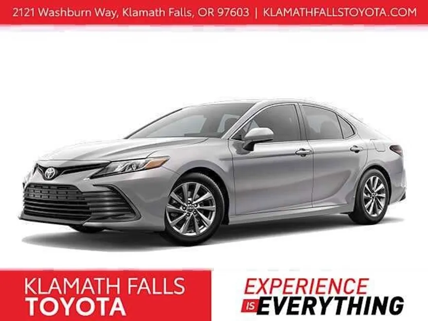 2023 Toyota Camry LE photo 1