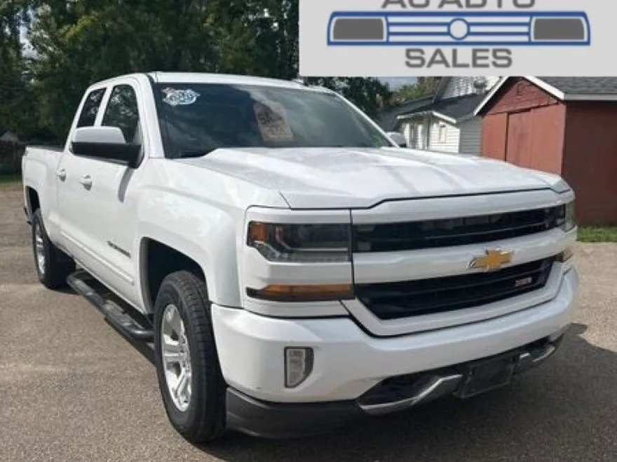 2017 Chevrolet Silverado 1500 LT photo 1