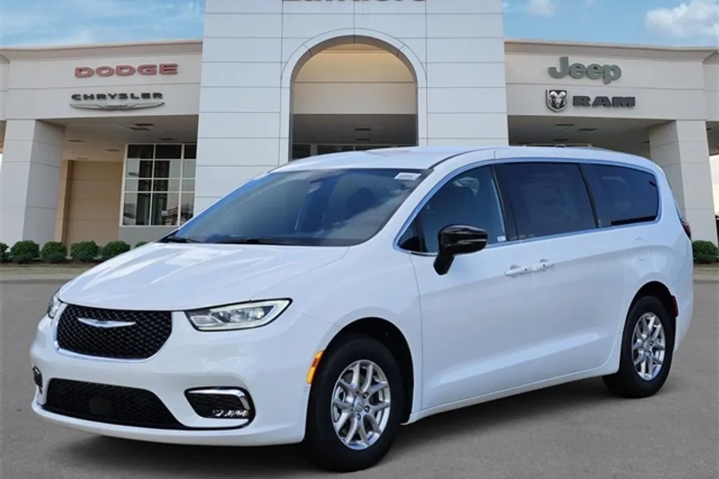 2025 Chrysler Pacifica photo 1