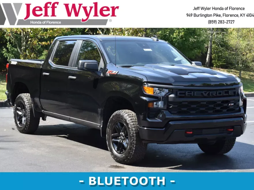 2025 Chevrolet Silverado 1500 Custom Trail Boss photo 1