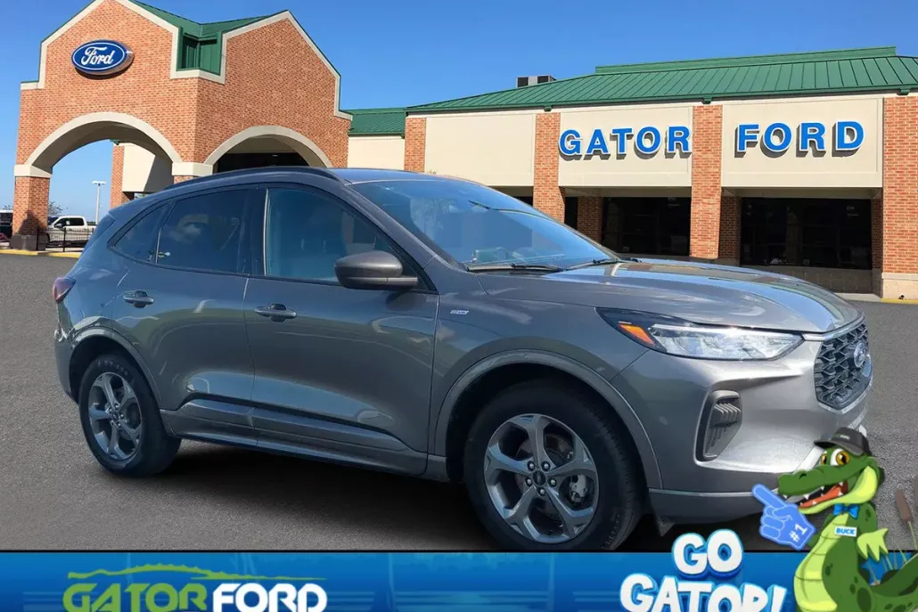 2023 Ford Escape ST-Line photo 1
