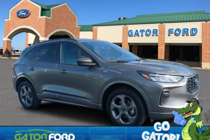 2023 Ford Escape ST-Line photo 1