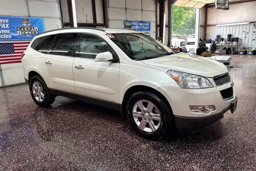 2012 Chevrolet Traverse 2LT photo 1