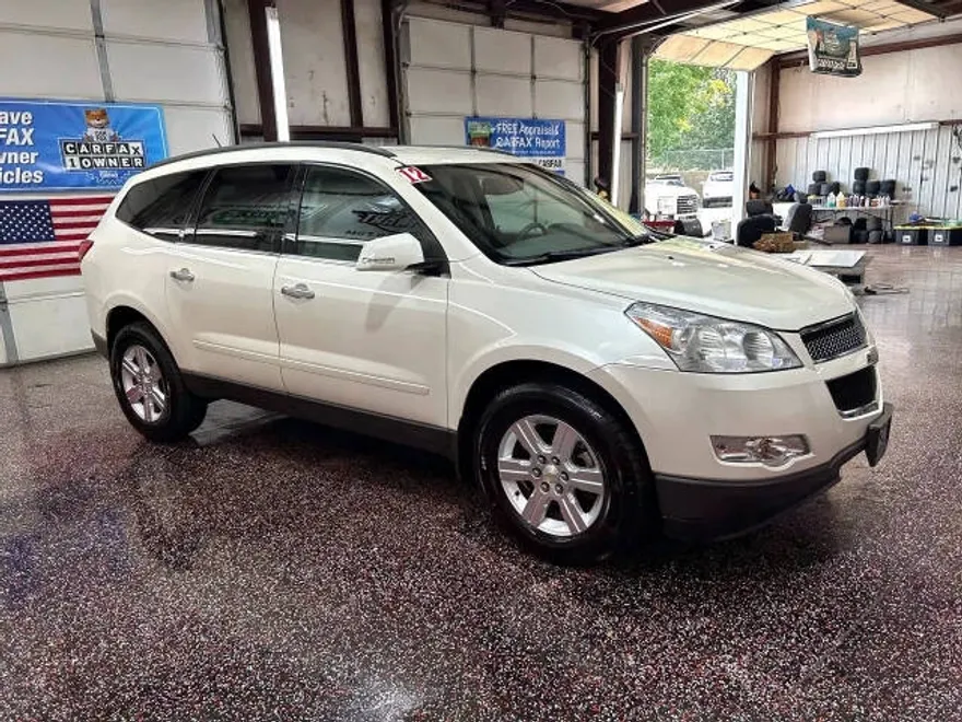 2012 Chevrolet Traverse 2LT photo 1