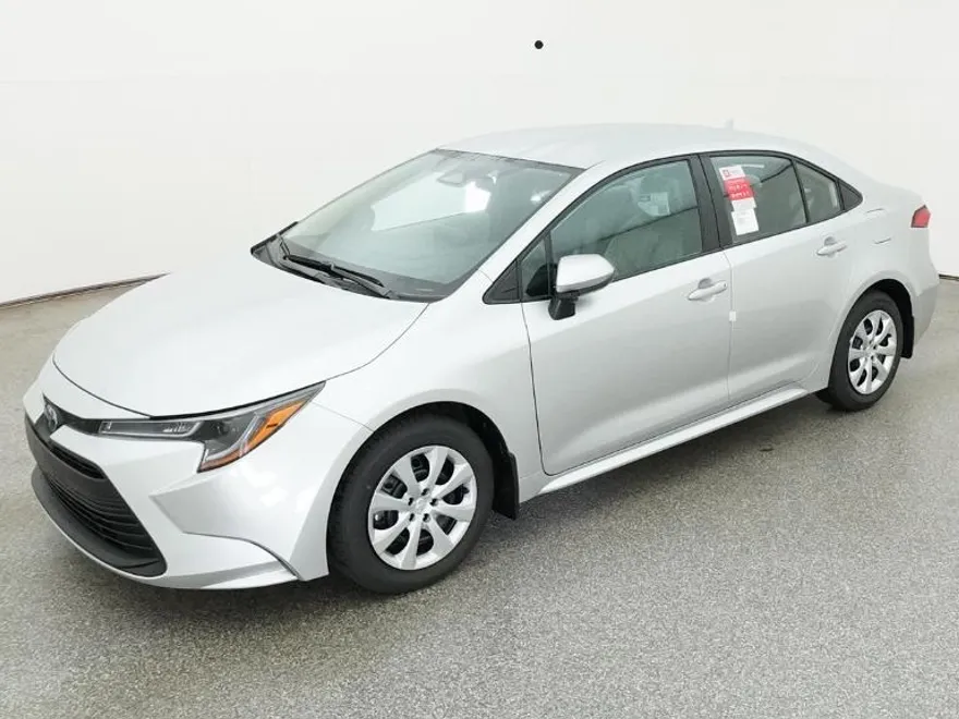 2025 Toyota Corolla LE photo 1