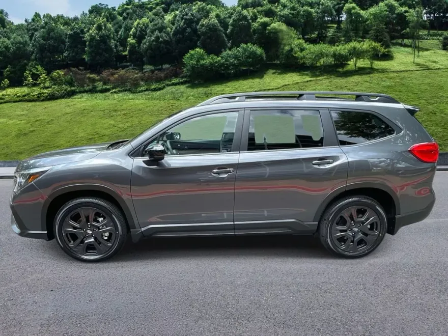 2025 Subaru Ascent Onyx Edition Touring photo 1