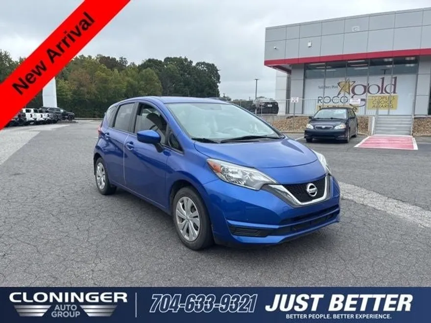 2017 Nissan Versa Note SV photo 1