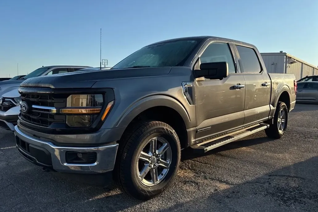 2024 Ford F-150 XLT photo 1