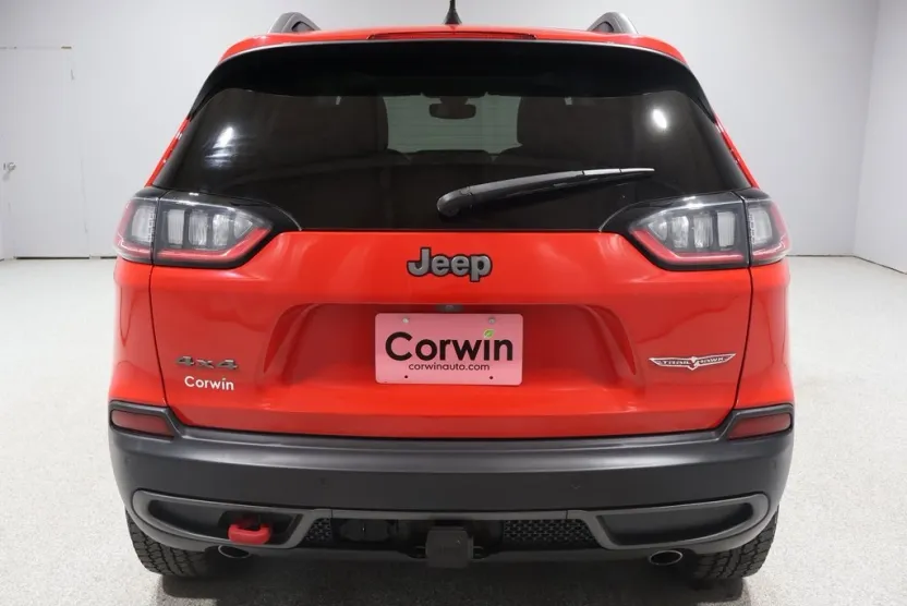 2019 Jeep Cherokee Trailhawk photo 1