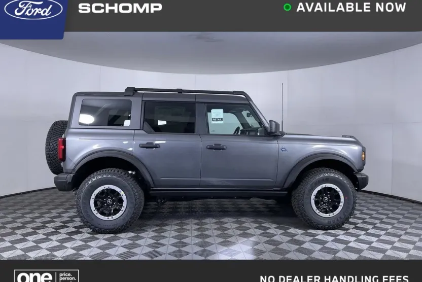 2024 Ford Bronco Black Diamond photo 1
