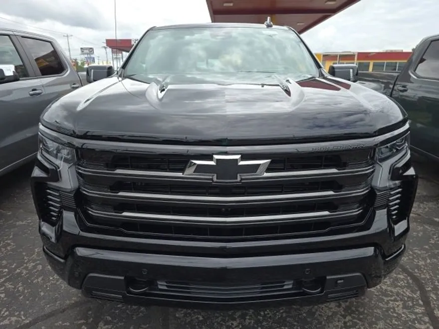 2025 Chevrolet Silverado 1500 High Country photo 1
