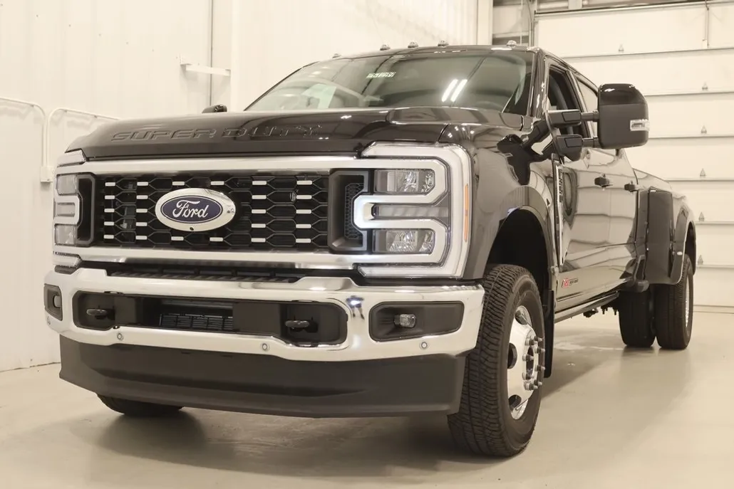 2025 Ford F-350 photo 1