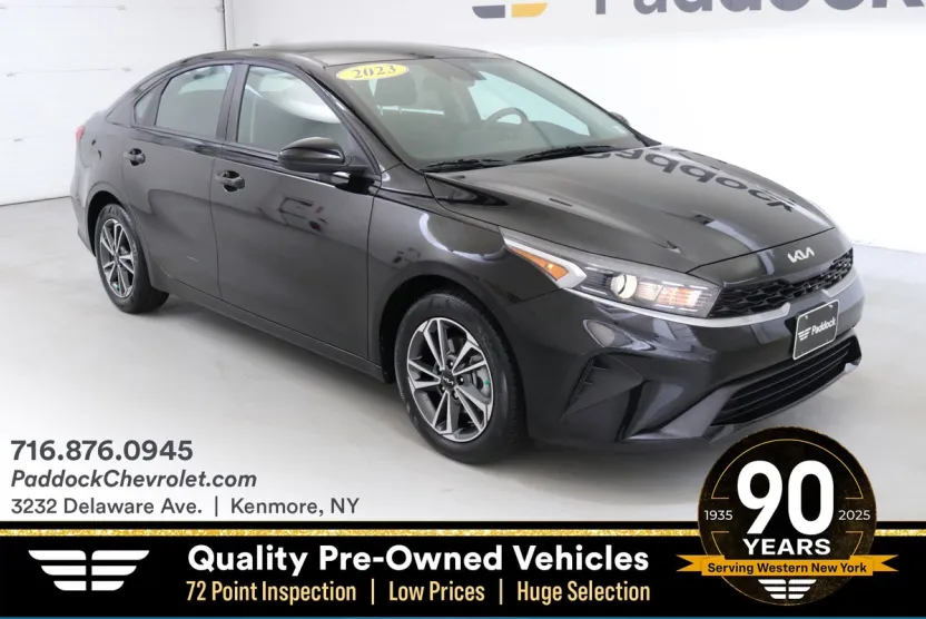 2023 Kia Forte LXS photo 1