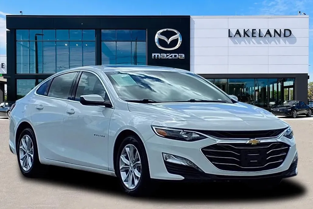 2024 Chevrolet Malibu 1LT photo 1