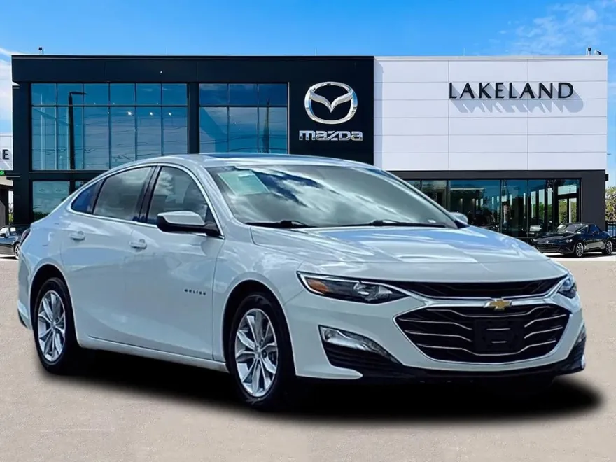 2024 Chevrolet Malibu 1LT photo 1